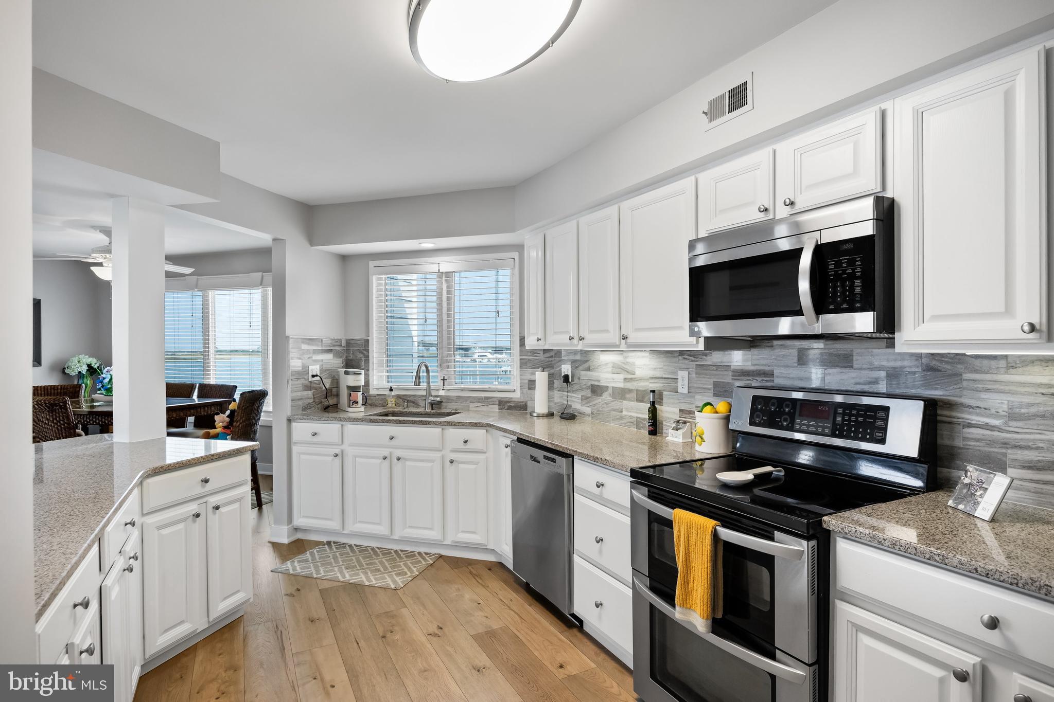 1128 Bay Ave #14