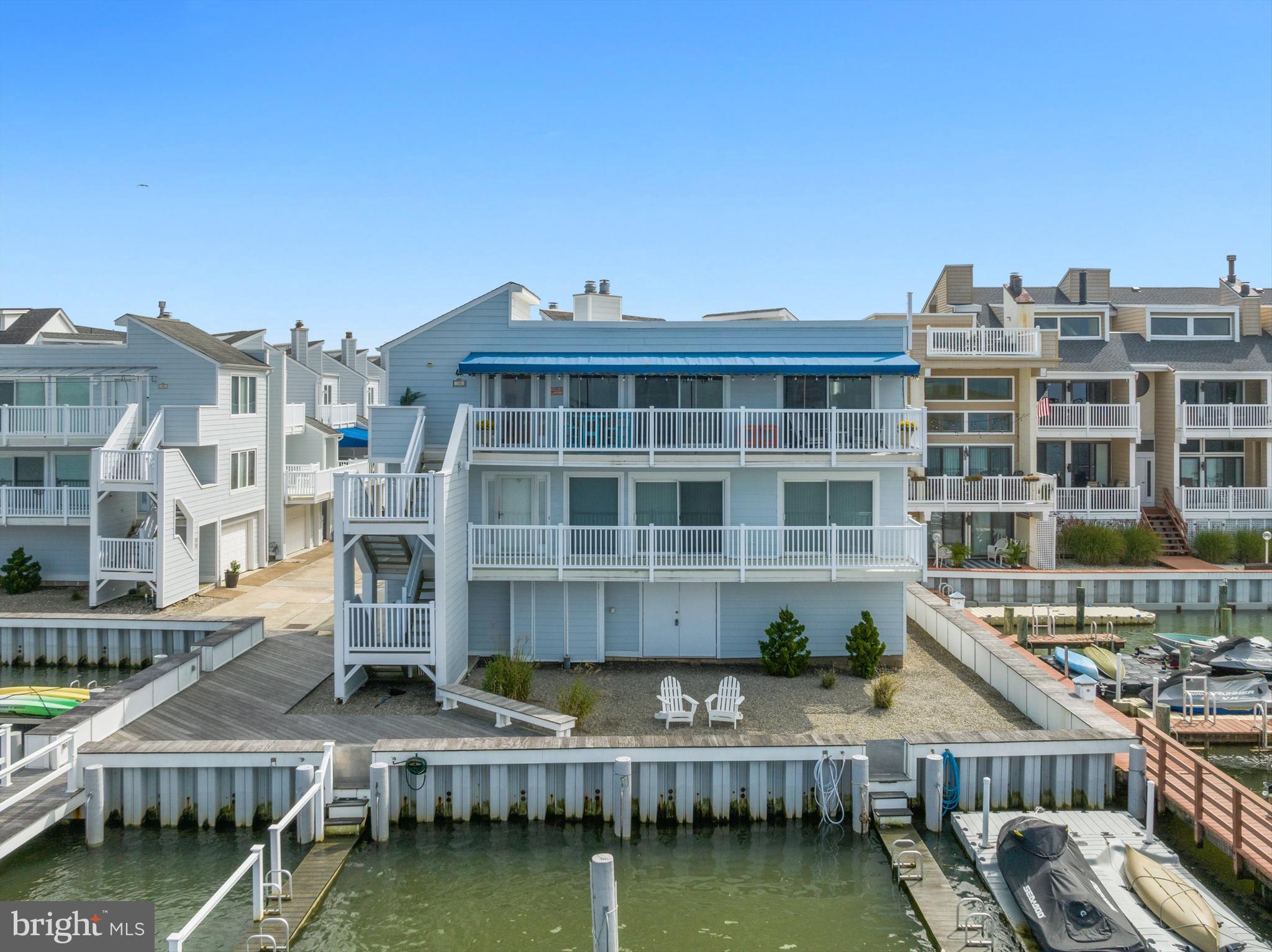 1128 Bay Ave #14