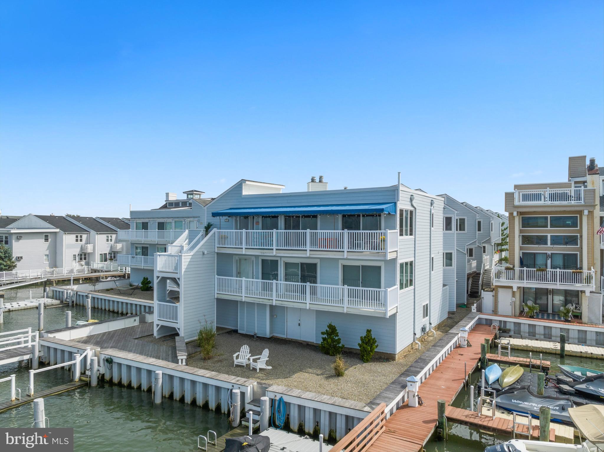 1128 Bay Ave #14