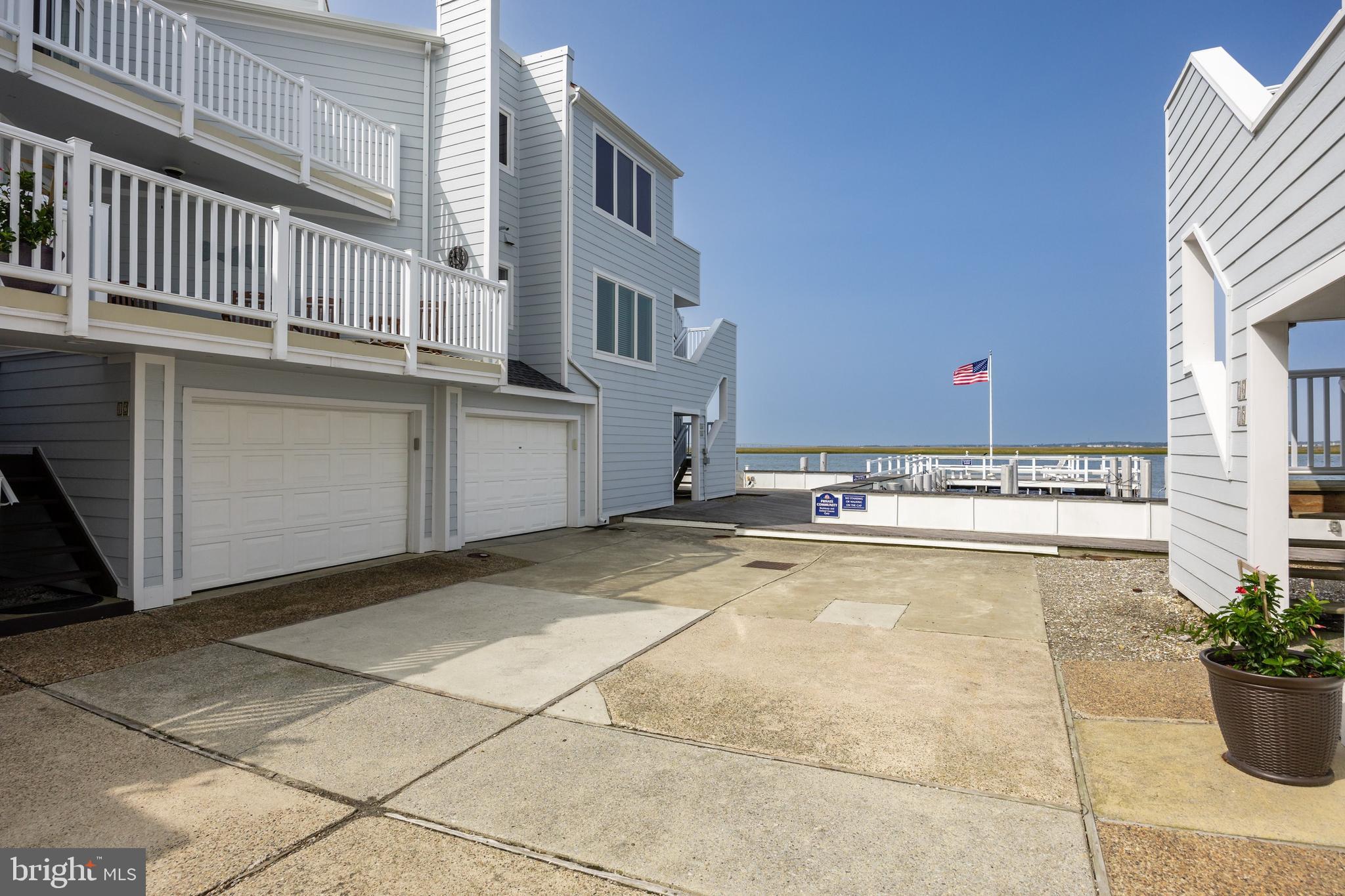 1128 Bay Ave #14