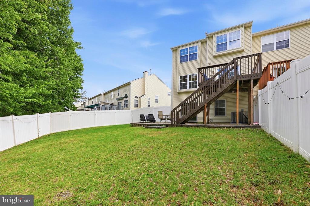 12 TIMBERCREST DRIVE