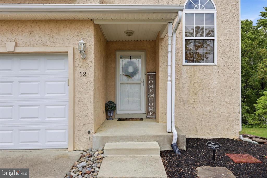 12 TIMBERCREST DRIVE