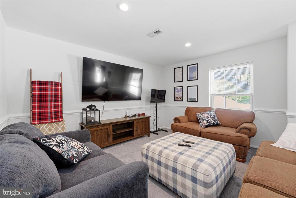 12 TIMBERCREST DRIVE