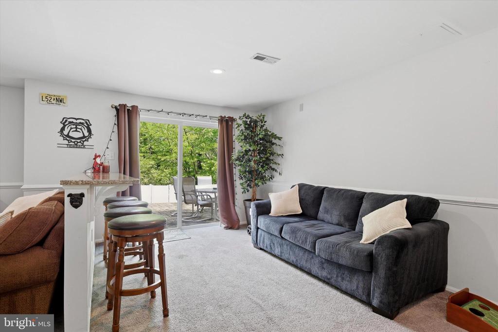 12 TIMBERCREST DRIVE