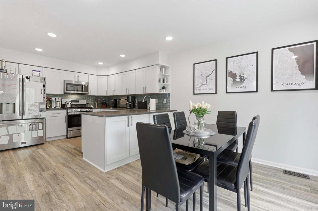12 TIMBERCREST DRIVE