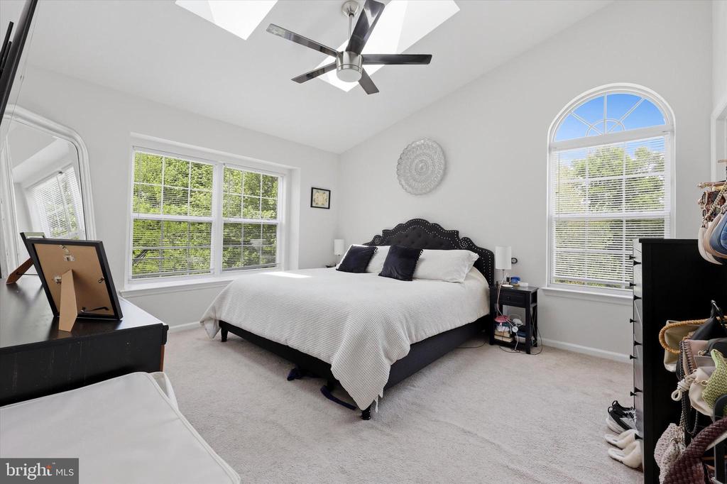 12 TIMBERCREST DRIVE