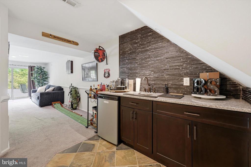 12 TIMBERCREST DRIVE