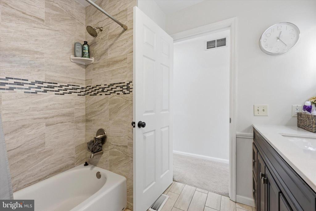 12 TIMBERCREST DRIVE