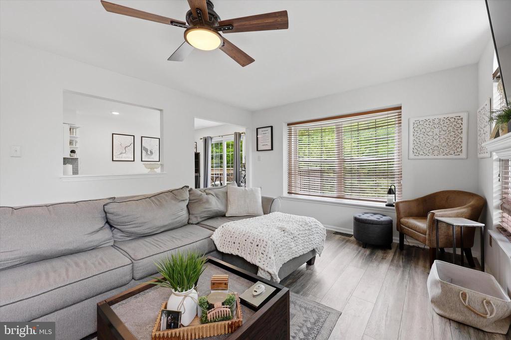 12 TIMBERCREST DRIVE