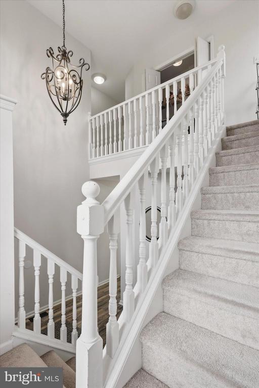 12 TIMBERCREST DRIVE