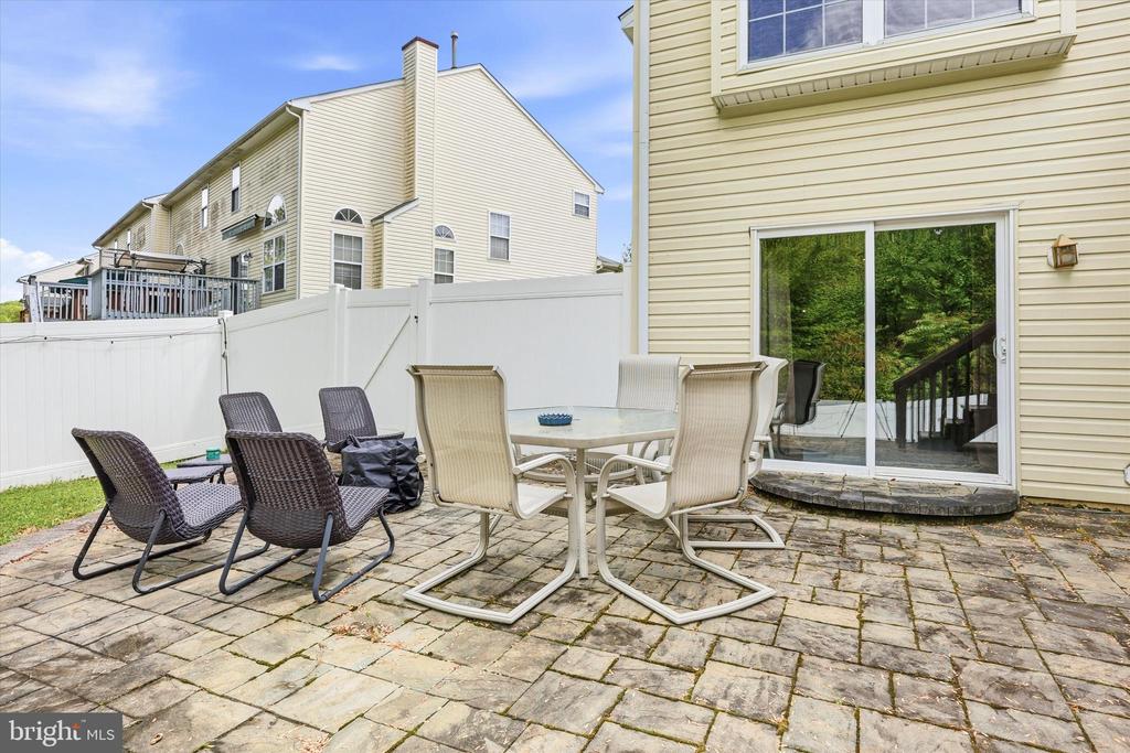 12 TIMBERCREST DRIVE