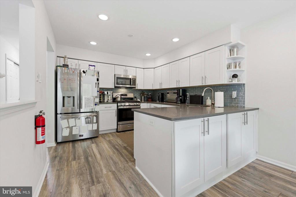 12 TIMBERCREST DRIVE