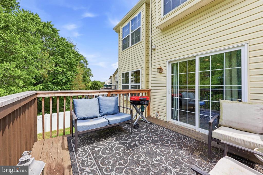 12 TIMBERCREST DRIVE