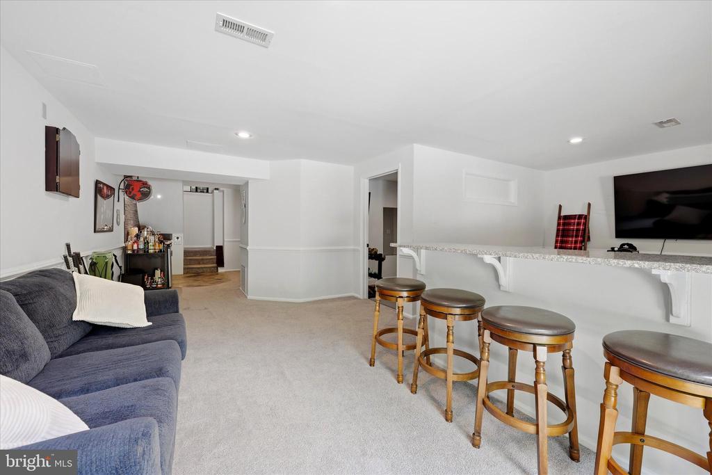 12 TIMBERCREST DRIVE