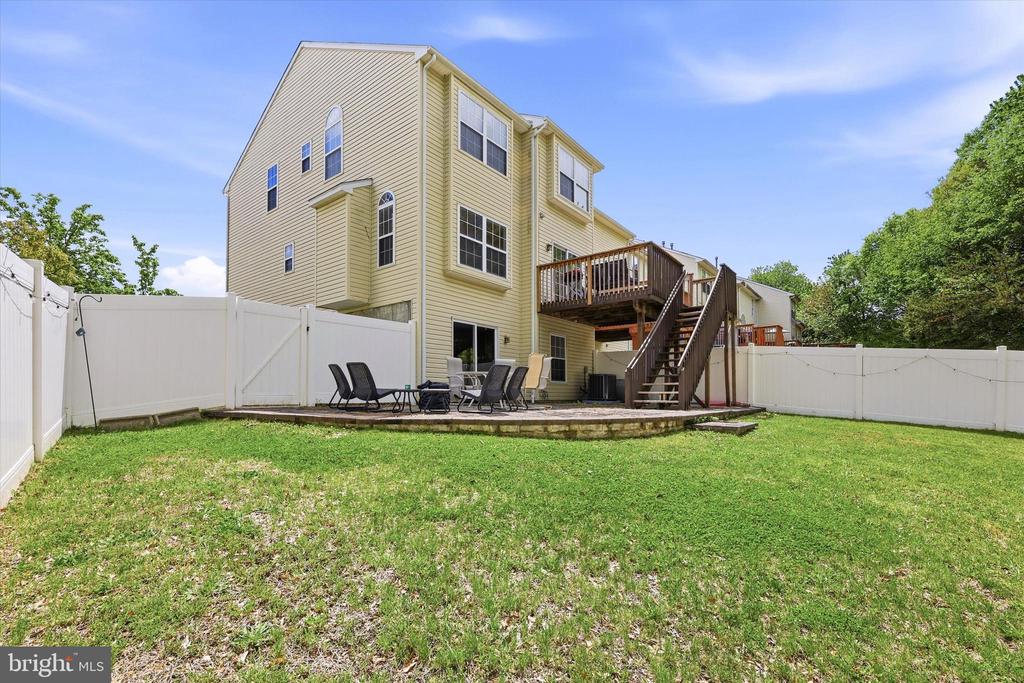 12 TIMBERCREST DRIVE