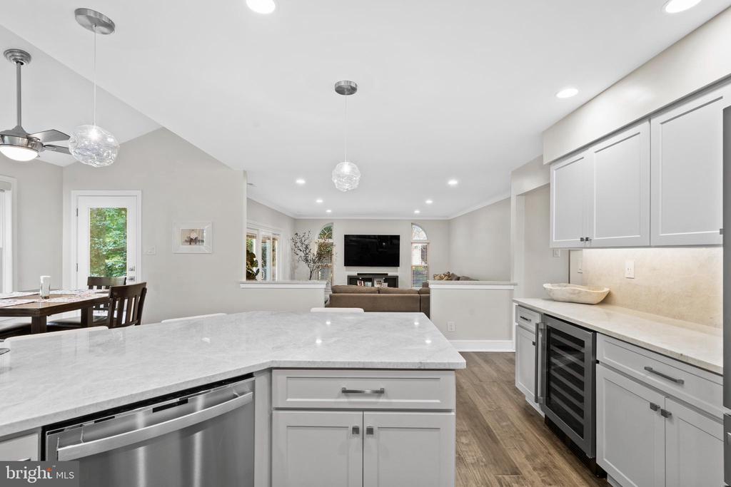 915 GRAY FOX CIRCLE