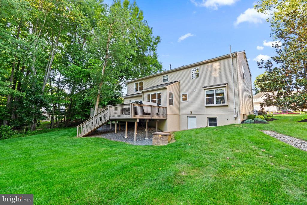 915 GRAY FOX CIRCLE