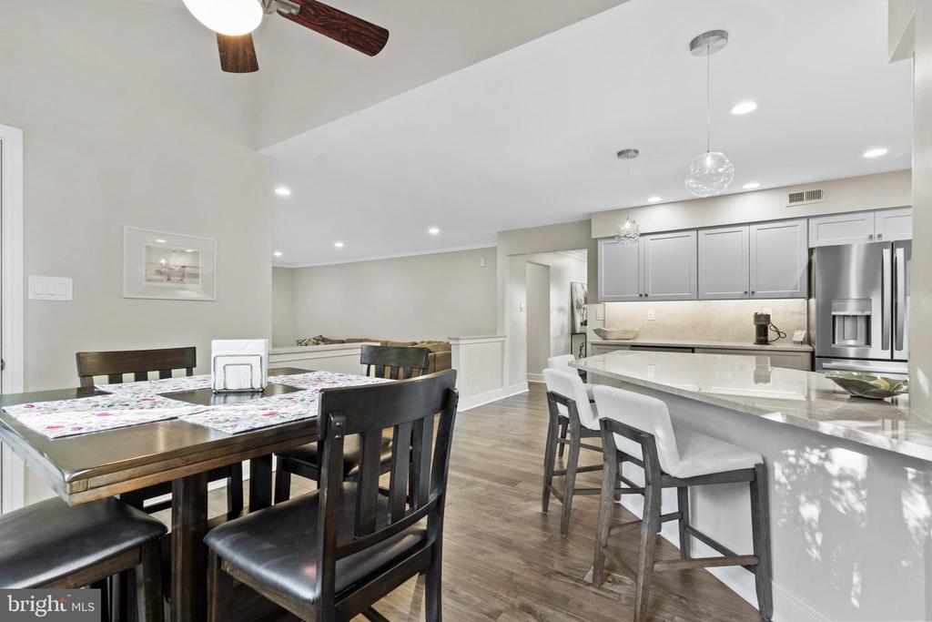 915 GRAY FOX CIRCLE