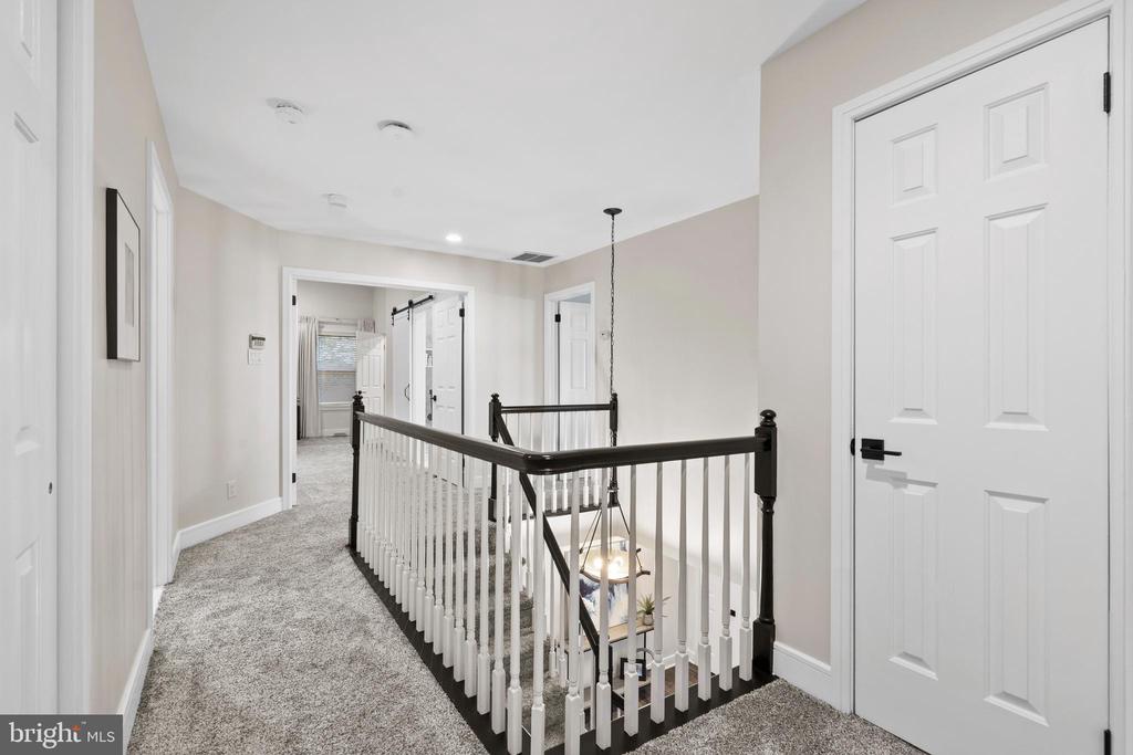 915 GRAY FOX CIRCLE