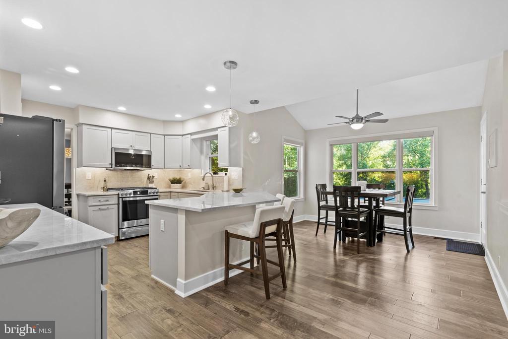 915 GRAY FOX CIRCLE