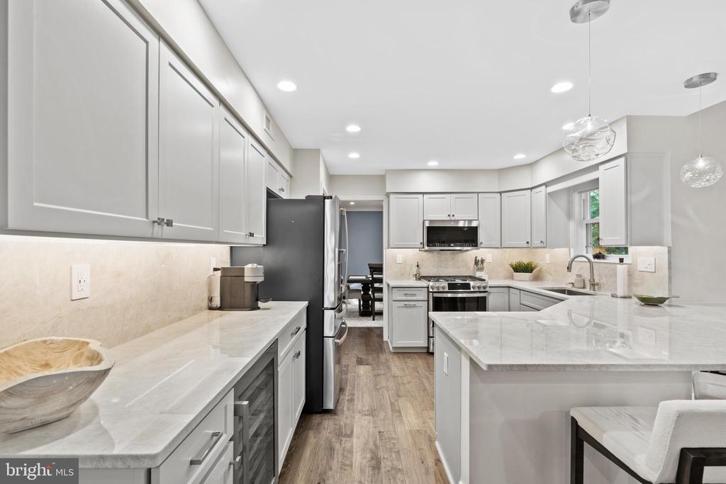915 GRAY FOX CIRCLE