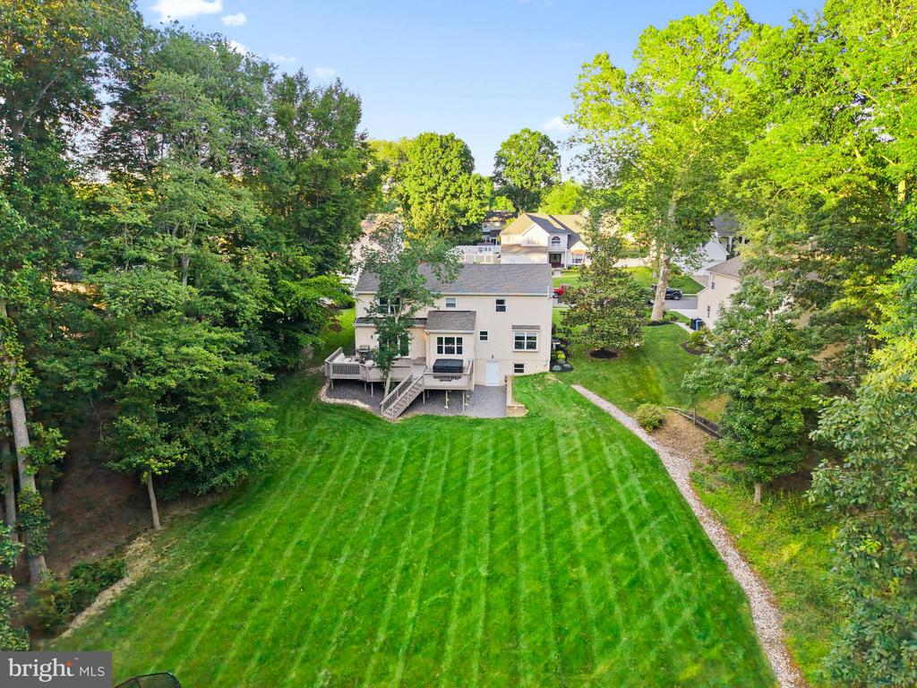 915 GRAY FOX CIRCLE