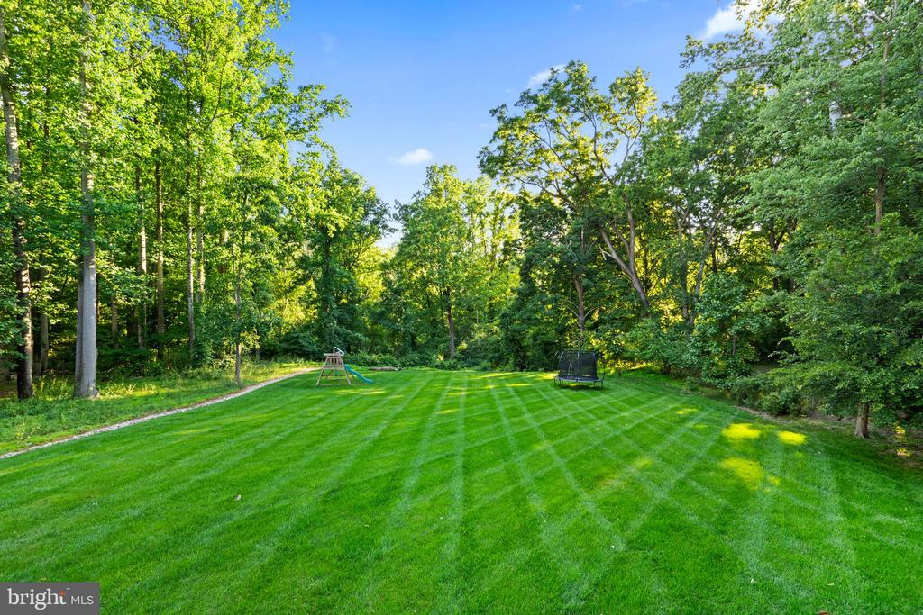 915 GRAY FOX CIRCLE
