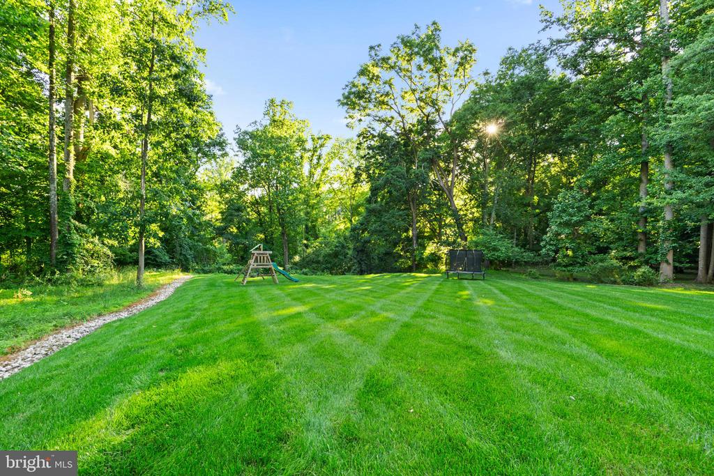 915 GRAY FOX CIRCLE