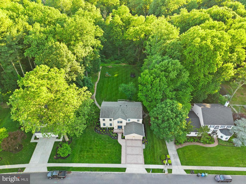 915 GRAY FOX CIRCLE
