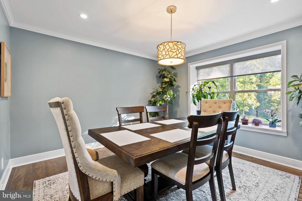 915 GRAY FOX CIRCLE