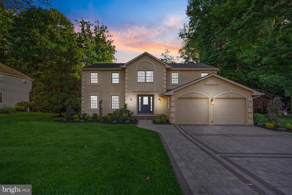 915 GRAY FOX CIRCLE