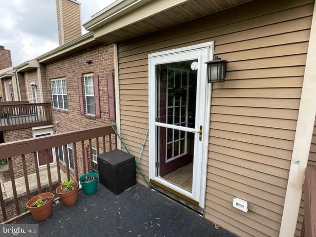 654-B Woodford Ln