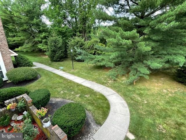 654-B Woodford Ln
