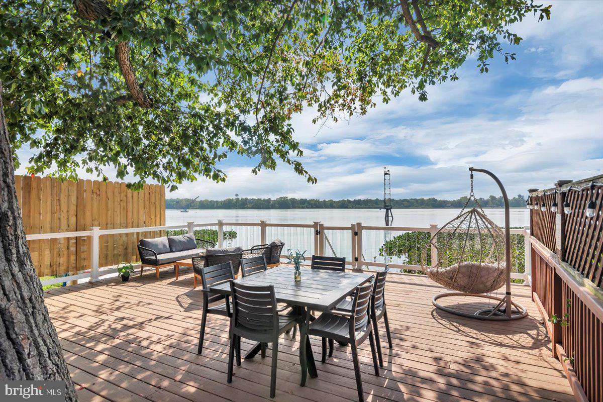 2037 River Rd