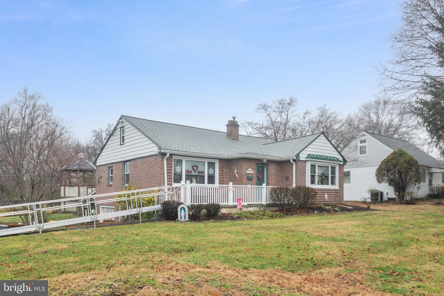 1378 Cornwells Ave
