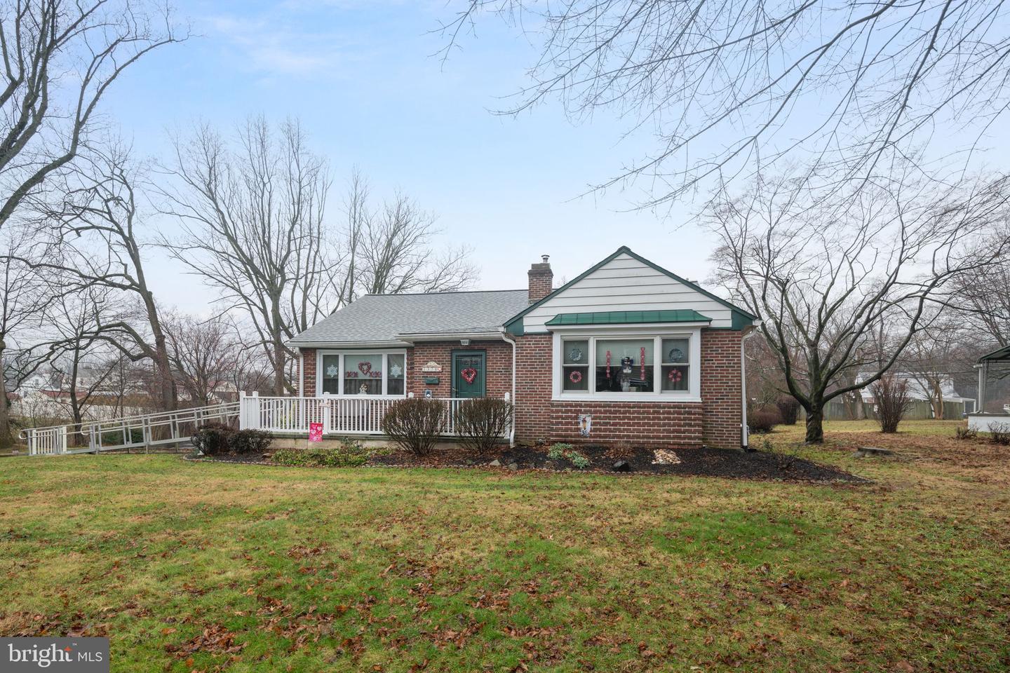 1378 Cornwells Ave