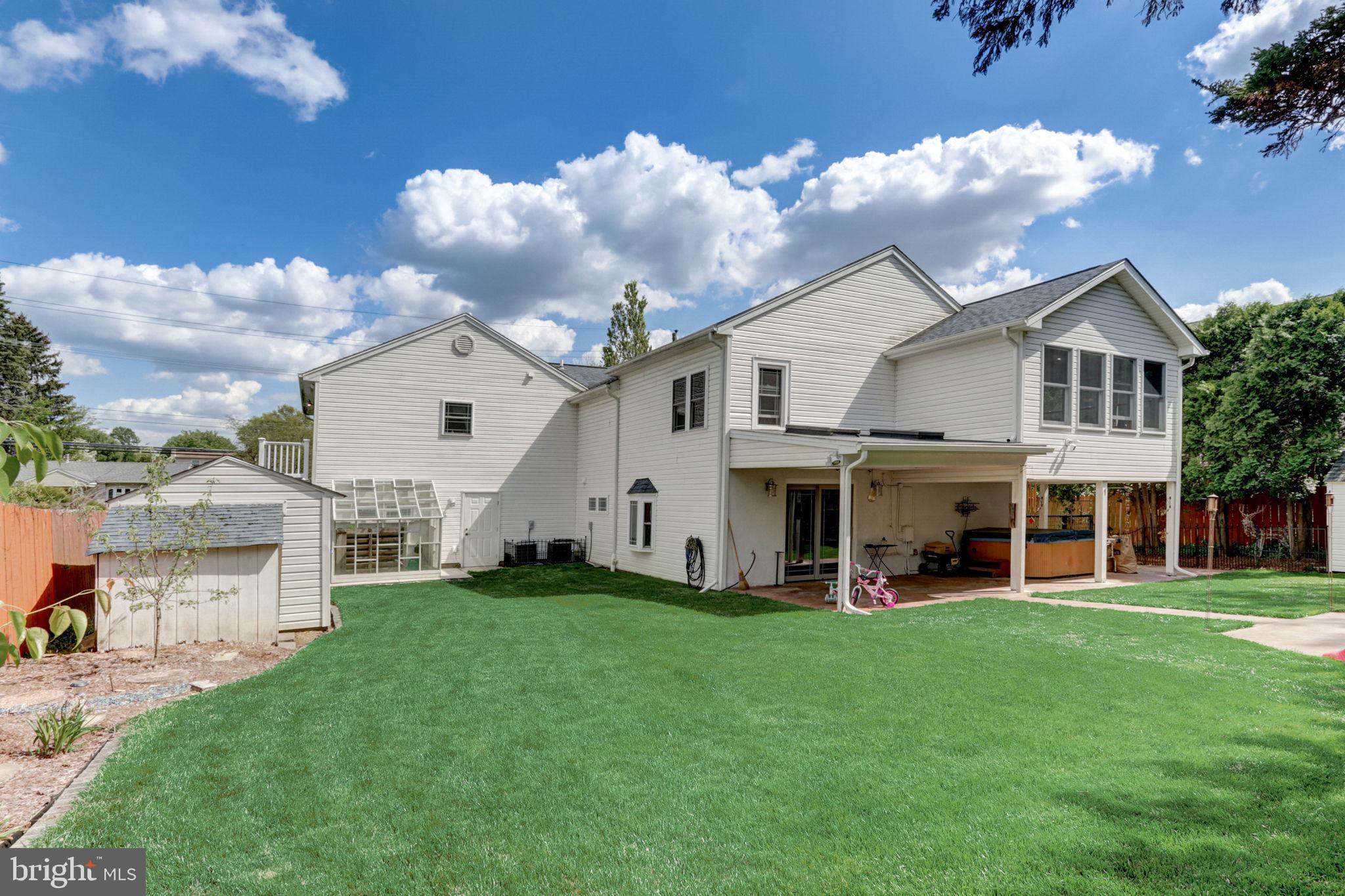 1832 Meadowbrook Rd
