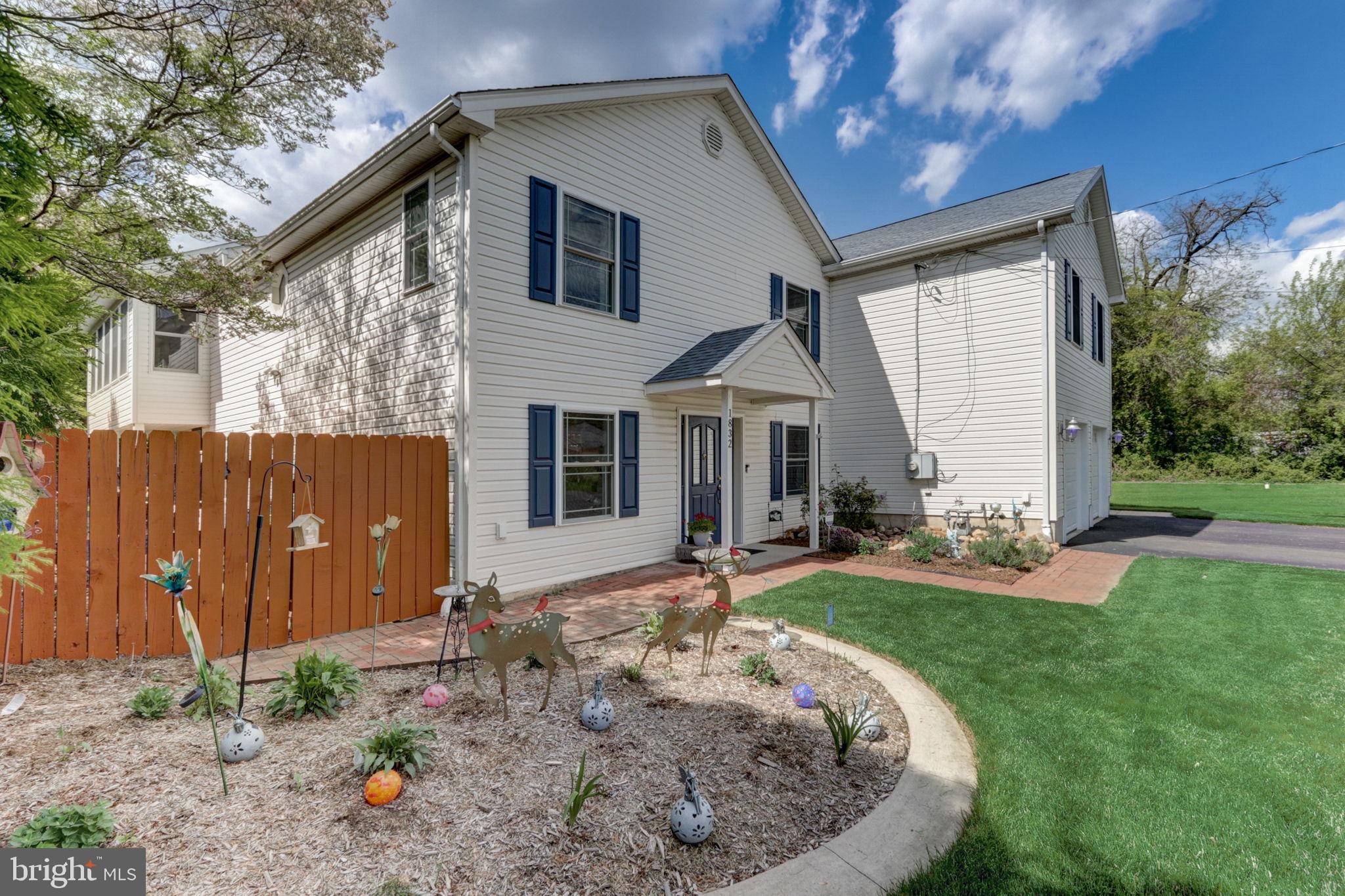 1832 Meadowbrook Rd