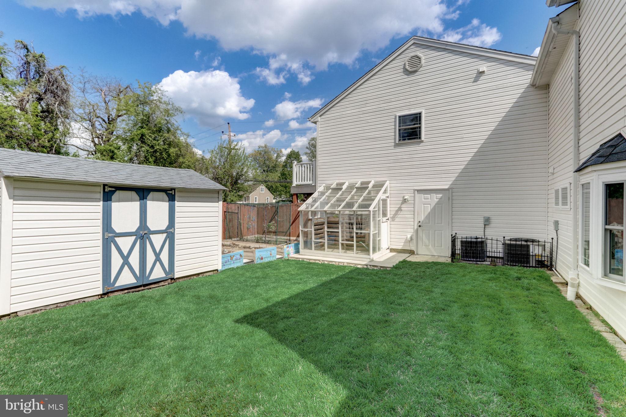 1832 Meadowbrook Rd