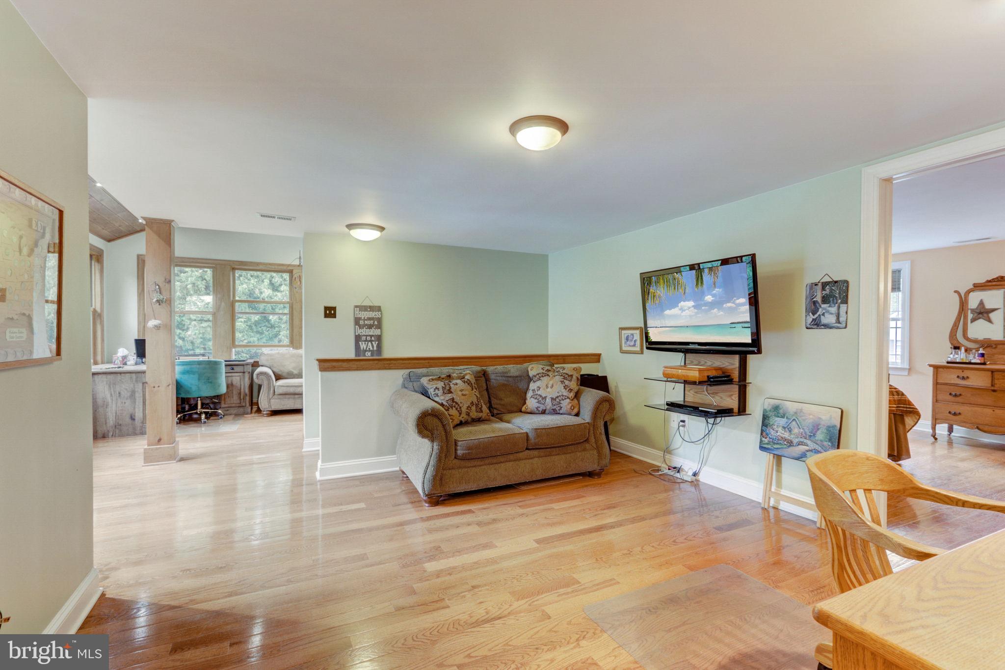 1832 Meadowbrook Rd