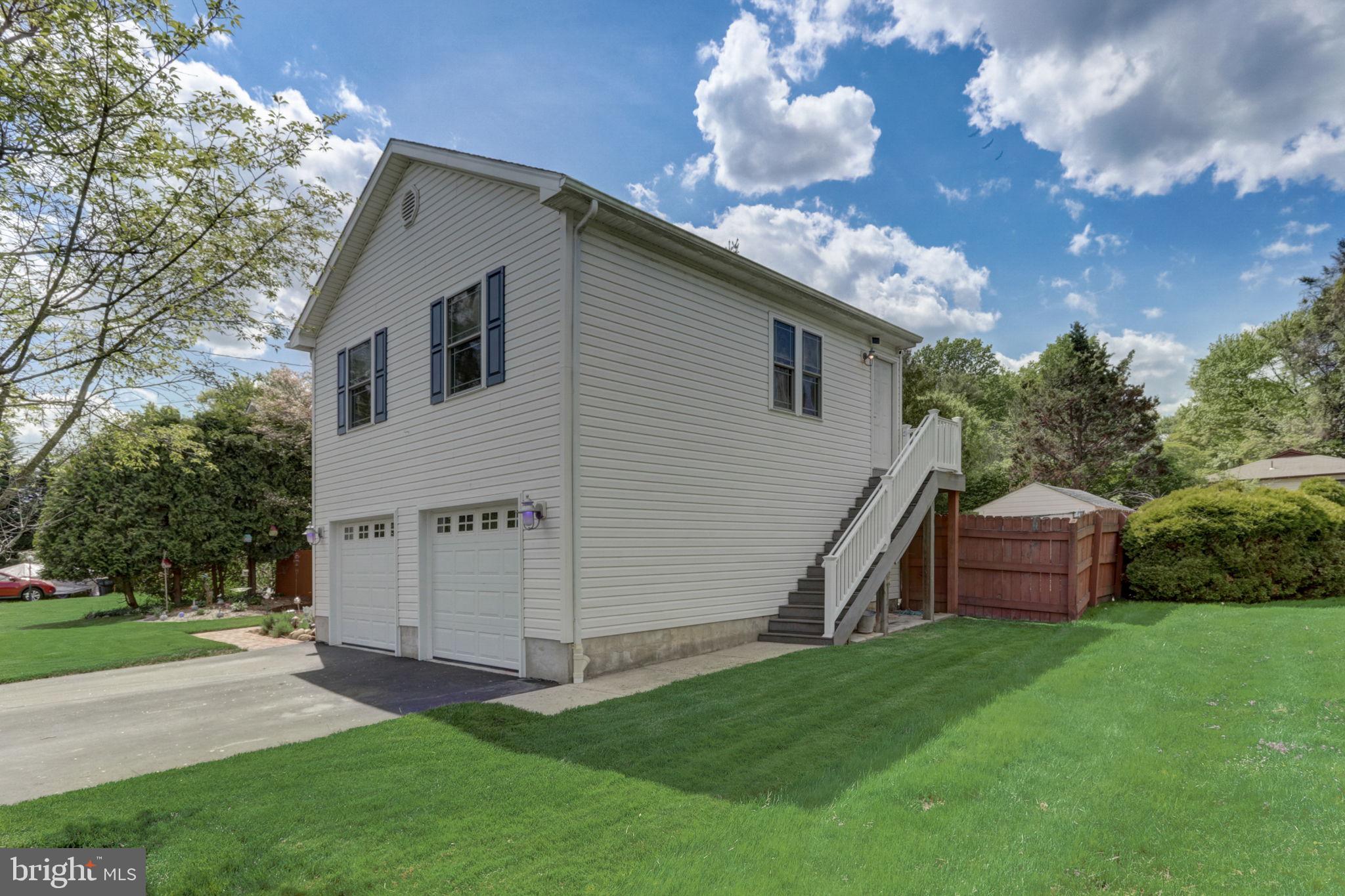 1832 Meadowbrook Rd