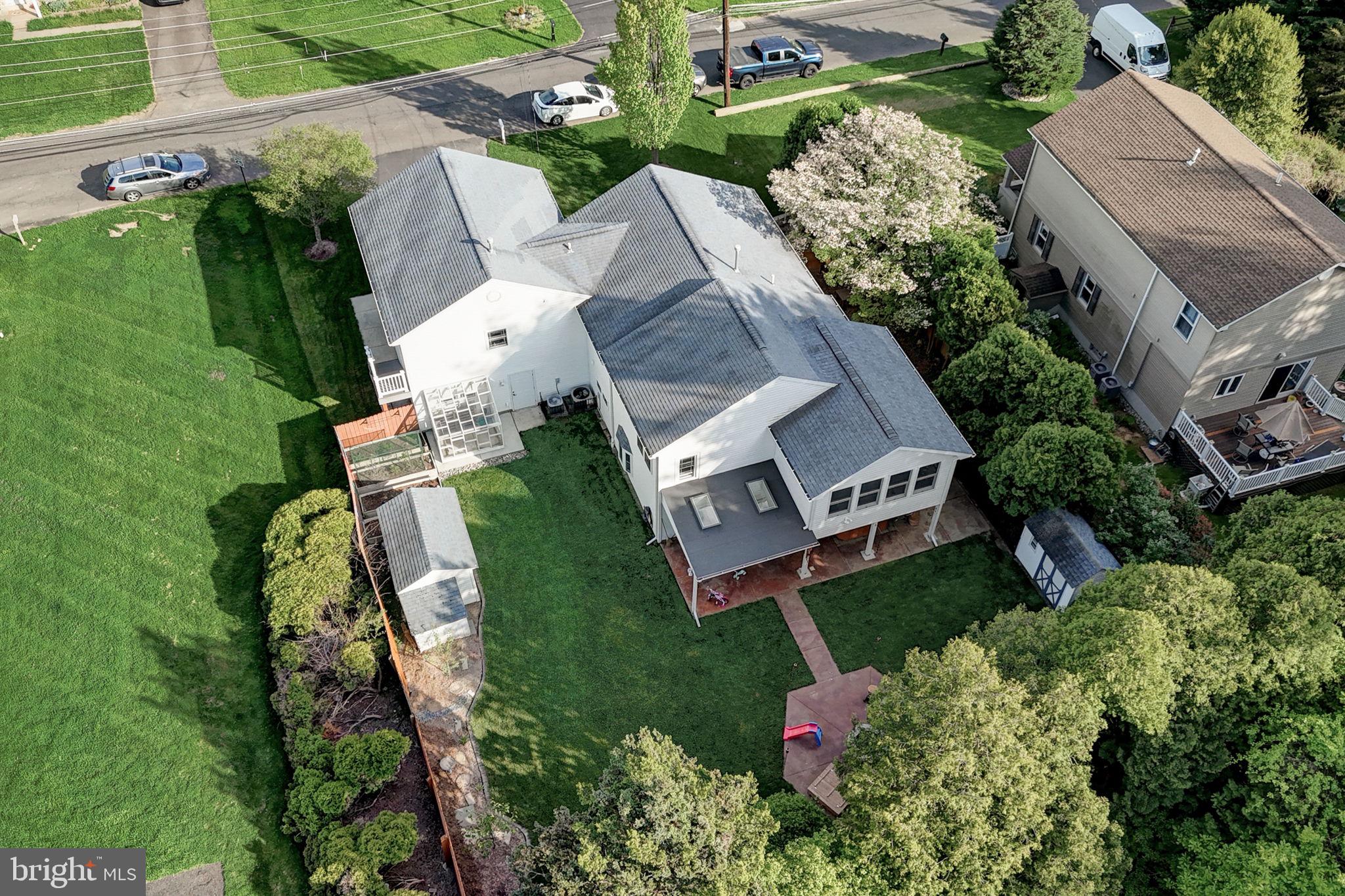 1832 Meadowbrook Rd
