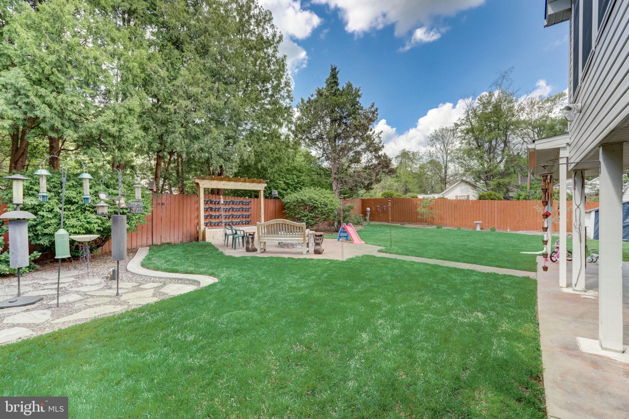 1832 Meadowbrook Rd