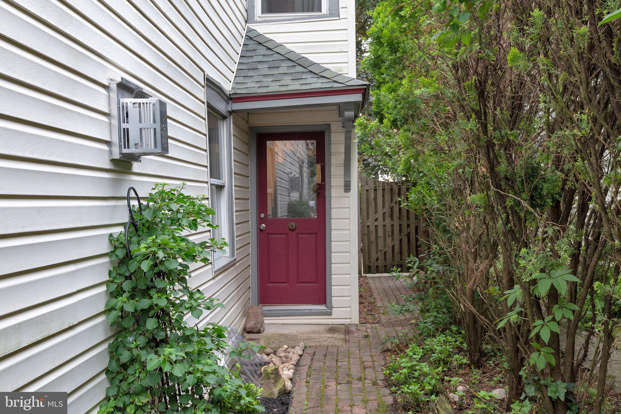 82 S Clinton St