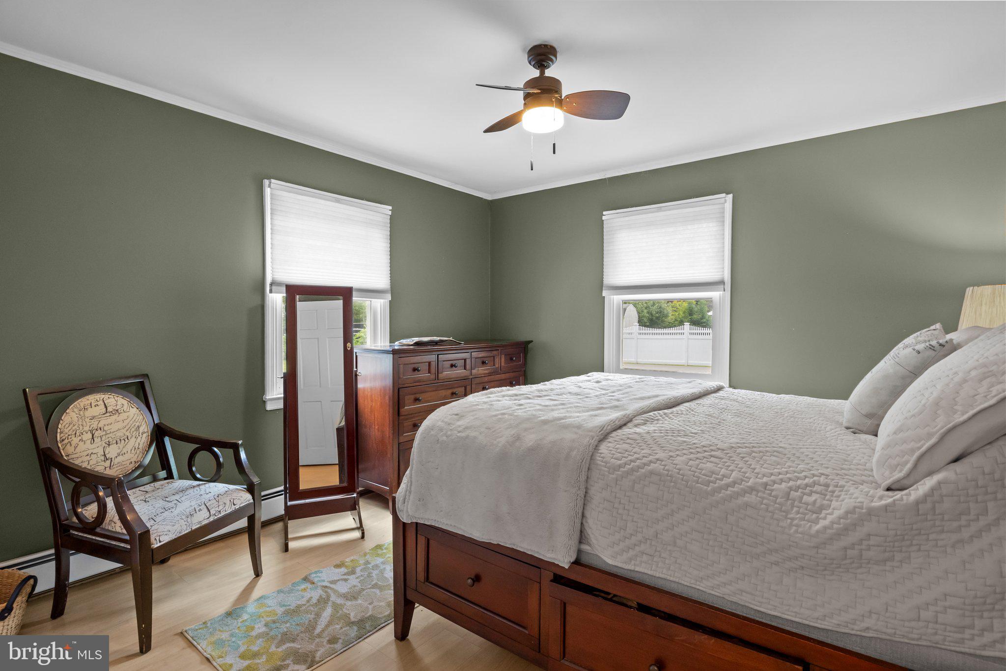 213 W Ferry Rd