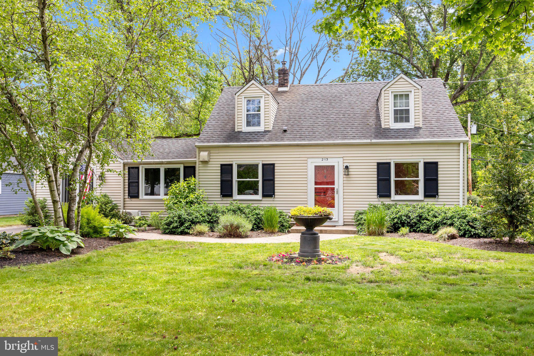 213 W Ferry Rd