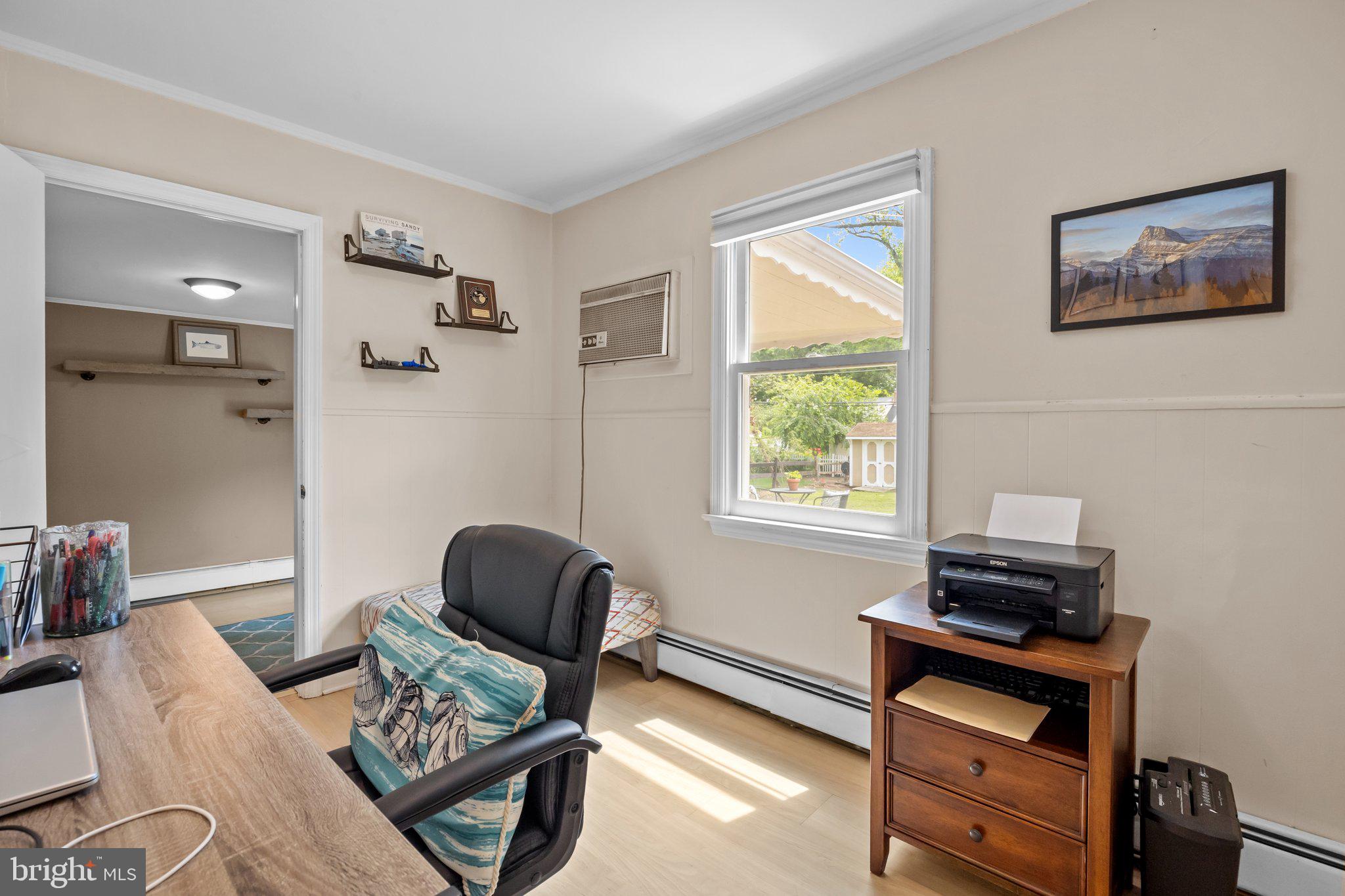213 W Ferry Rd