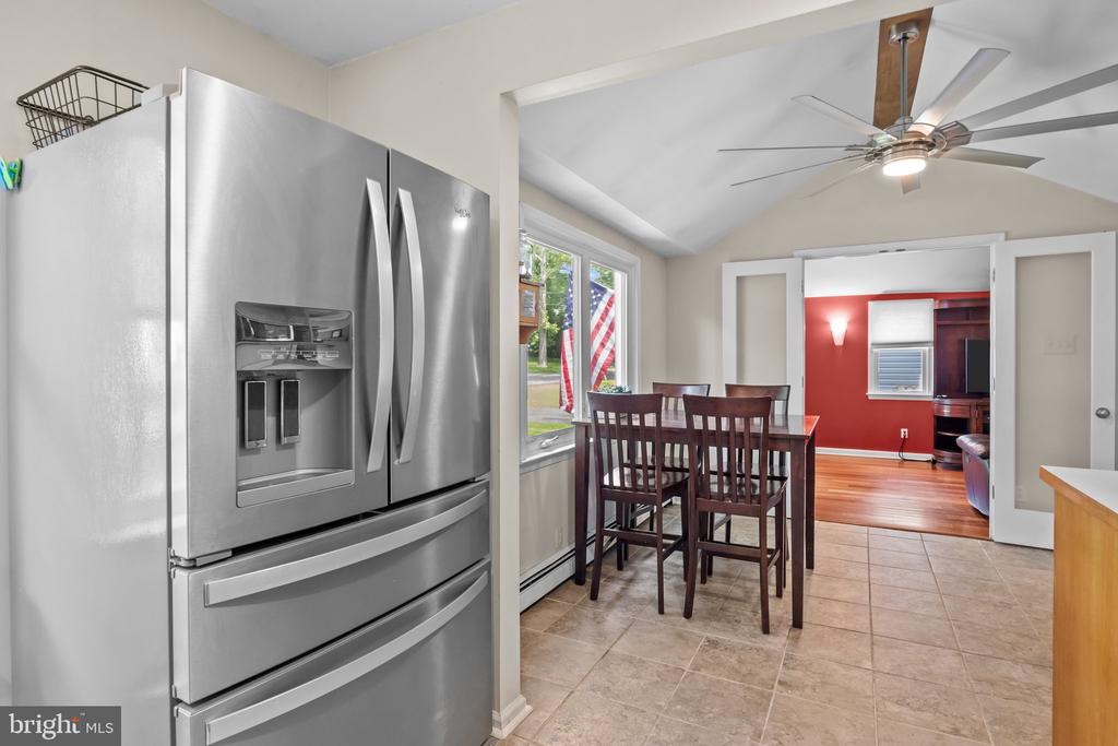 213 W Ferry Rd