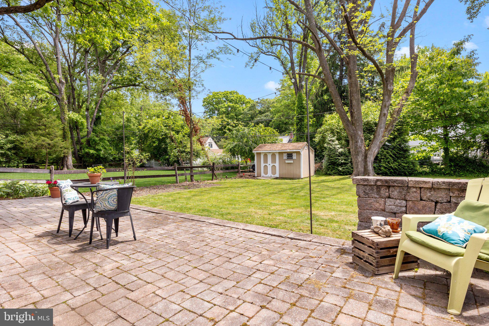 213 W Ferry Rd
