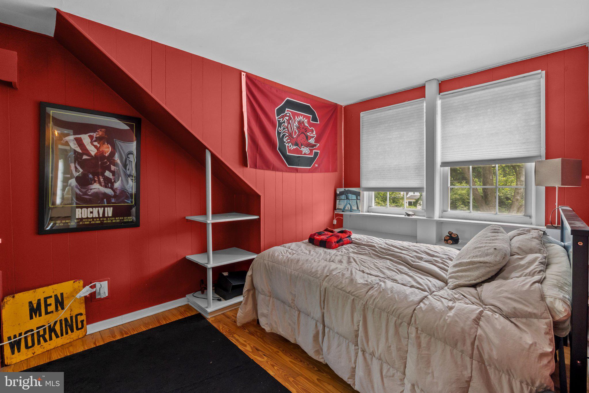 213 W Ferry Rd